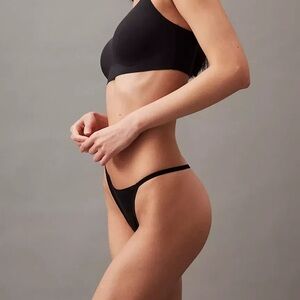NWT - Calvin Klein Ideal Micro String Thong Large Black